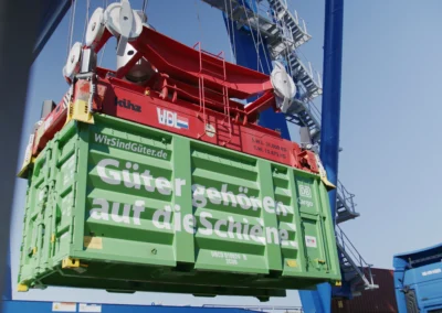 Container der DB im Terminal von der Spedition Klumpp + Müller